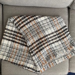 Collection Eighteen Scarft